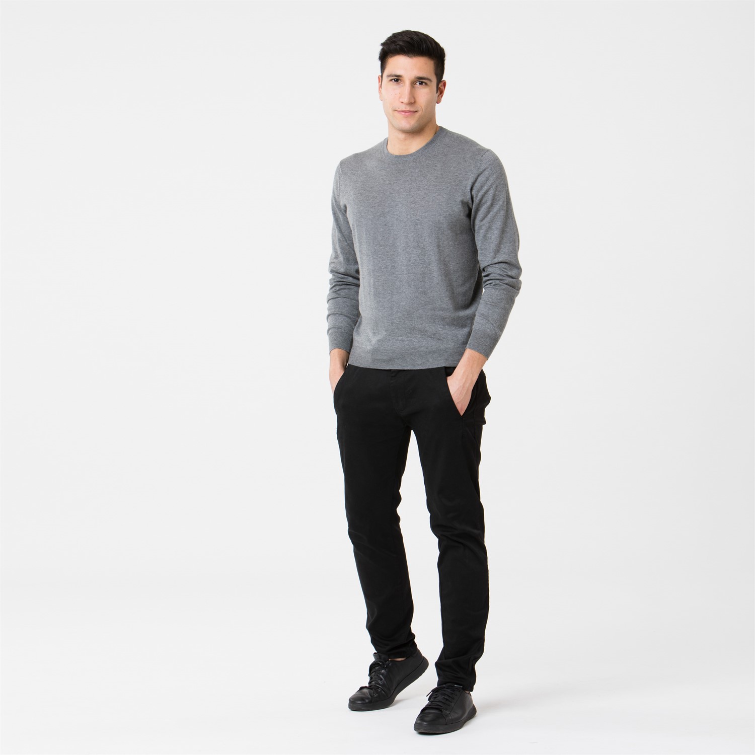 Round neck sweater | Cotton & Cashmere Sweaters | Clothing Man ...